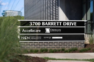 3700 Barrett Dr, Raleigh, NC à louer Photo intérieure– Image 2 sur 6