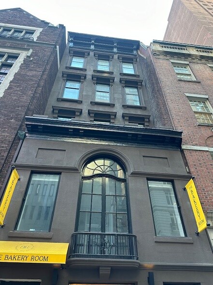 122 E 55th St, New York, NY à louer - Photo de l’immeuble – Image 2 sur 5