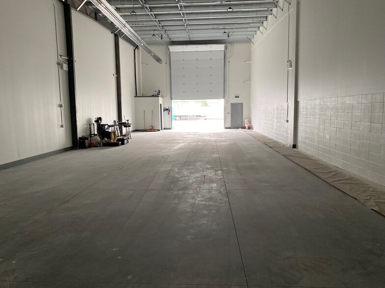 11103 224 St NW, Edmonton, AB à louer - Photo principale – Image 1 sur 3