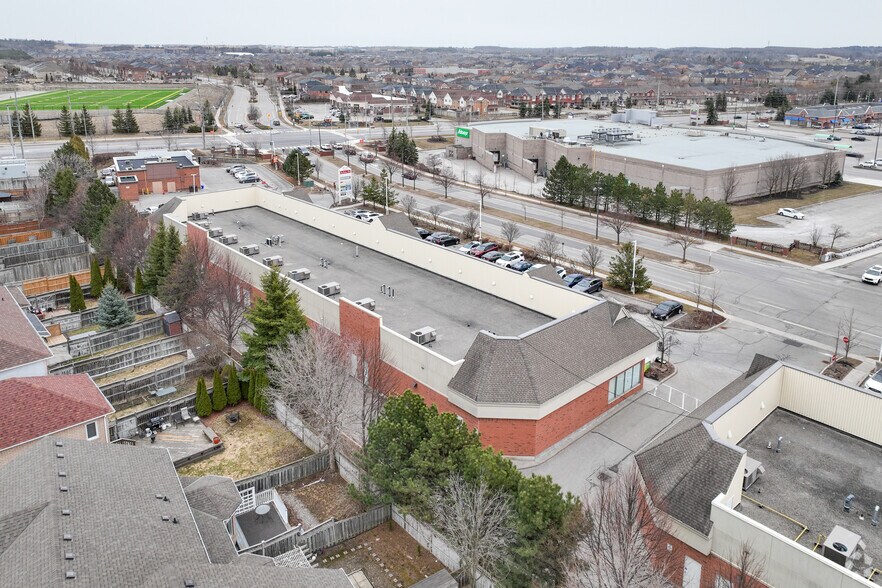 150 Hollidge Blvd, Aurora, ON à louer - Photo de l’immeuble – Image 3 sur 3