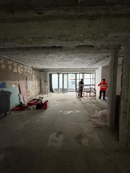 122 Rue La Boétie, Paris à louer - Photo de l’immeuble – Image 3 sur 4