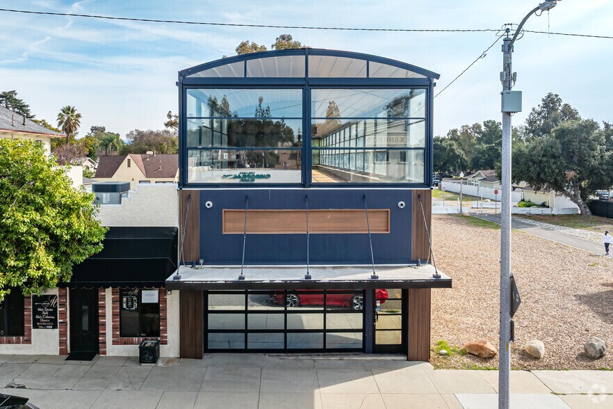 376 N 2nd Ave, Upland, CA à vendre - Photo de l’immeuble – Image 3 sur 4