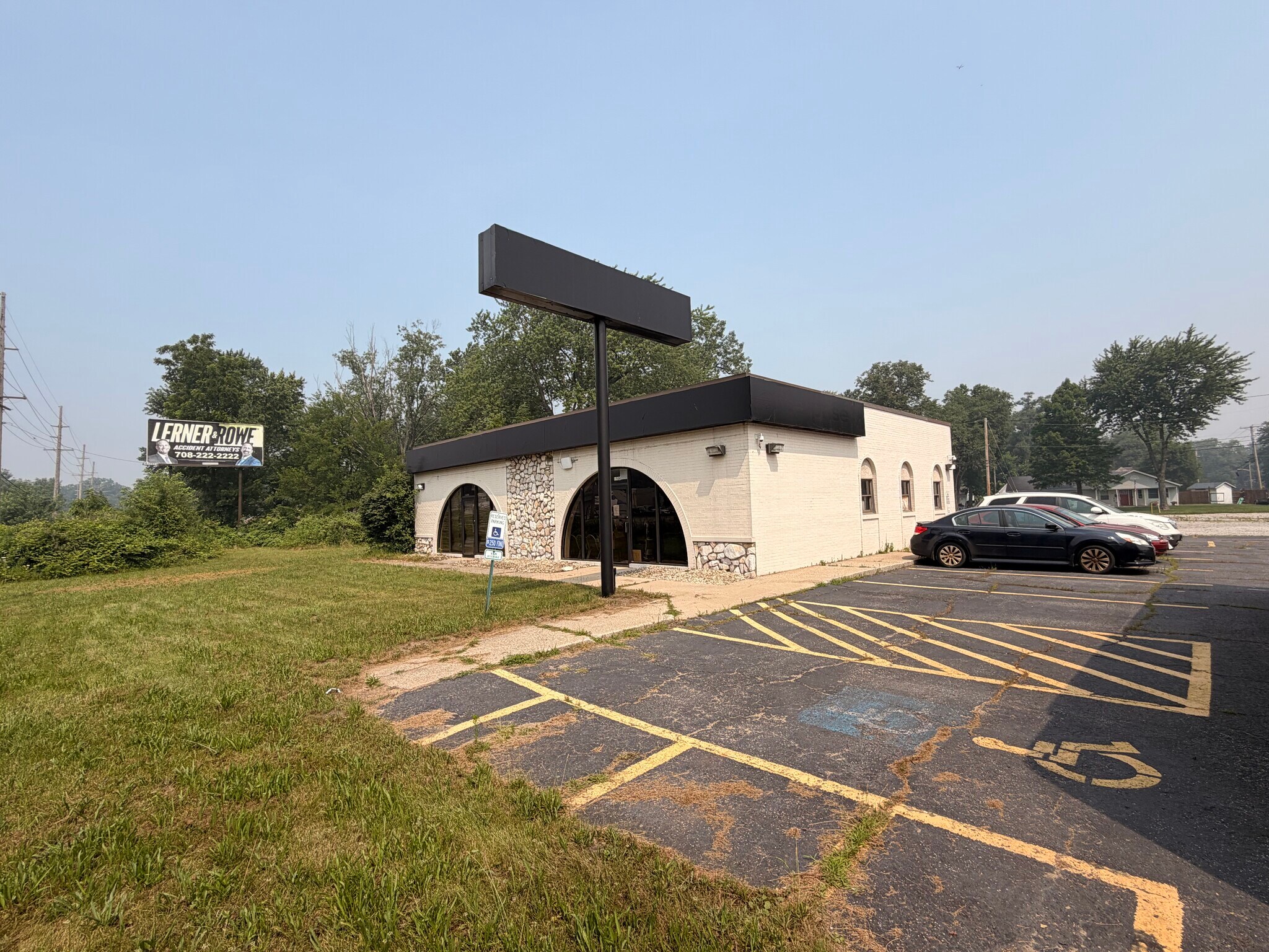 1500 W 37th Ave, Hobart, IN à louer Photo de l’immeuble– Image 1 sur 10