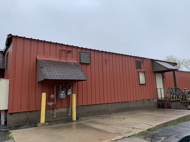 901-1020 Fond du Lac Ave, Kewaskum, WI à louer - Photo de l’immeuble – Image 3 sur 5