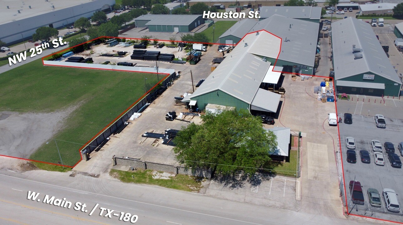 2448 W Main St, Grand Prairie, TX à louer Photo de l’immeuble– Image 1 sur 10