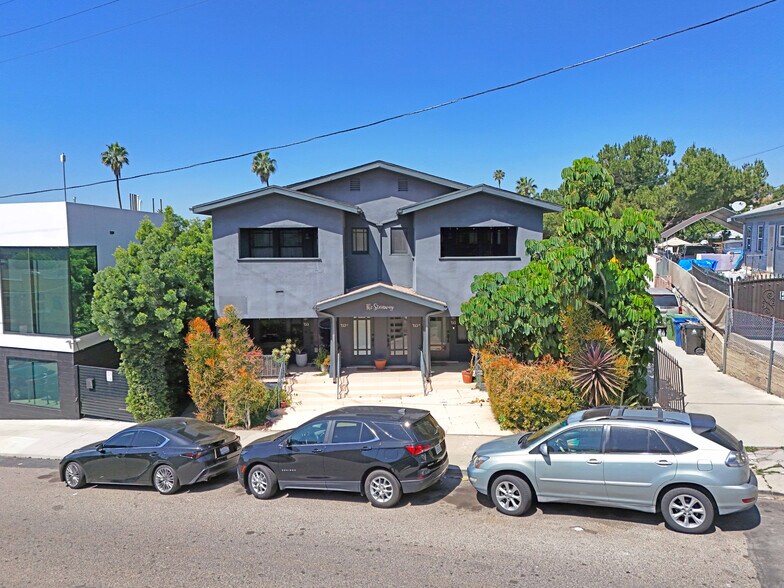 931 Everett St, Los Angeles, CA à vendre - Photo de l’immeuble – Image 2 sur 11