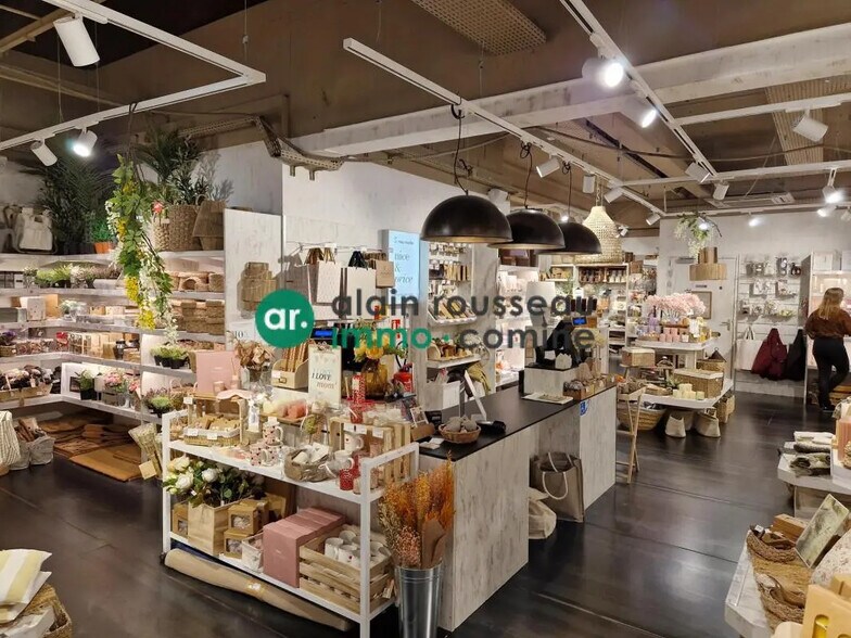 Local commercial dans Cholet à vendre - Photo de l’immeuble – Image 1 sur 5