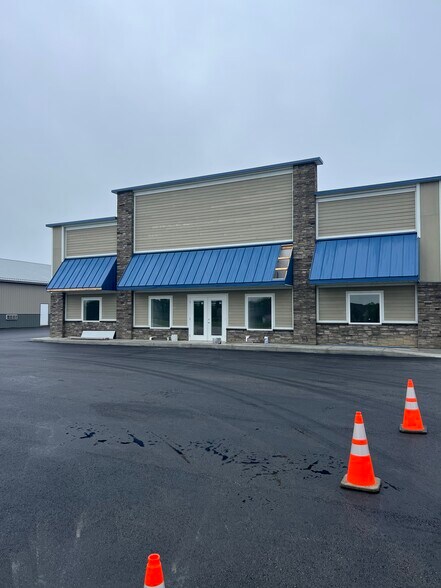 430 S County Road 400 E, Avon, IN à louer - Photo de l’immeuble – Image 1 sur 2