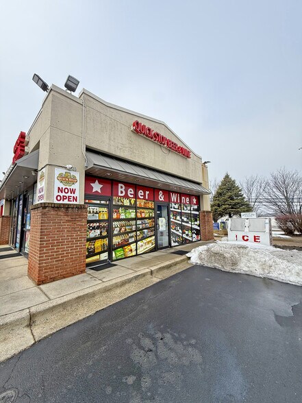 21101 Frederick Rd, Germantown, MD à vendre - Photo de l’immeuble – Image 3 sur 7