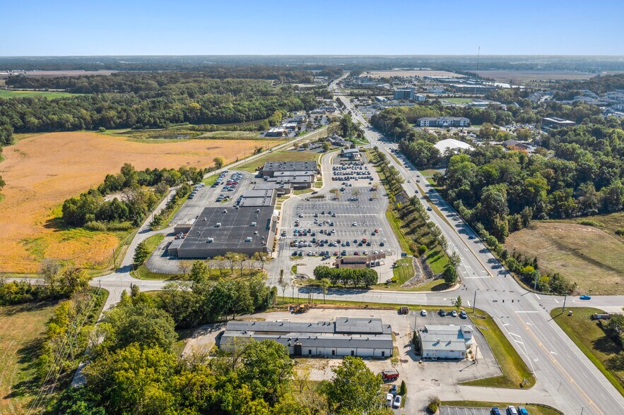 4290 W Jonathan Moore Pike, Columbus, IN à louer - Aérien – Image 3 sur 39