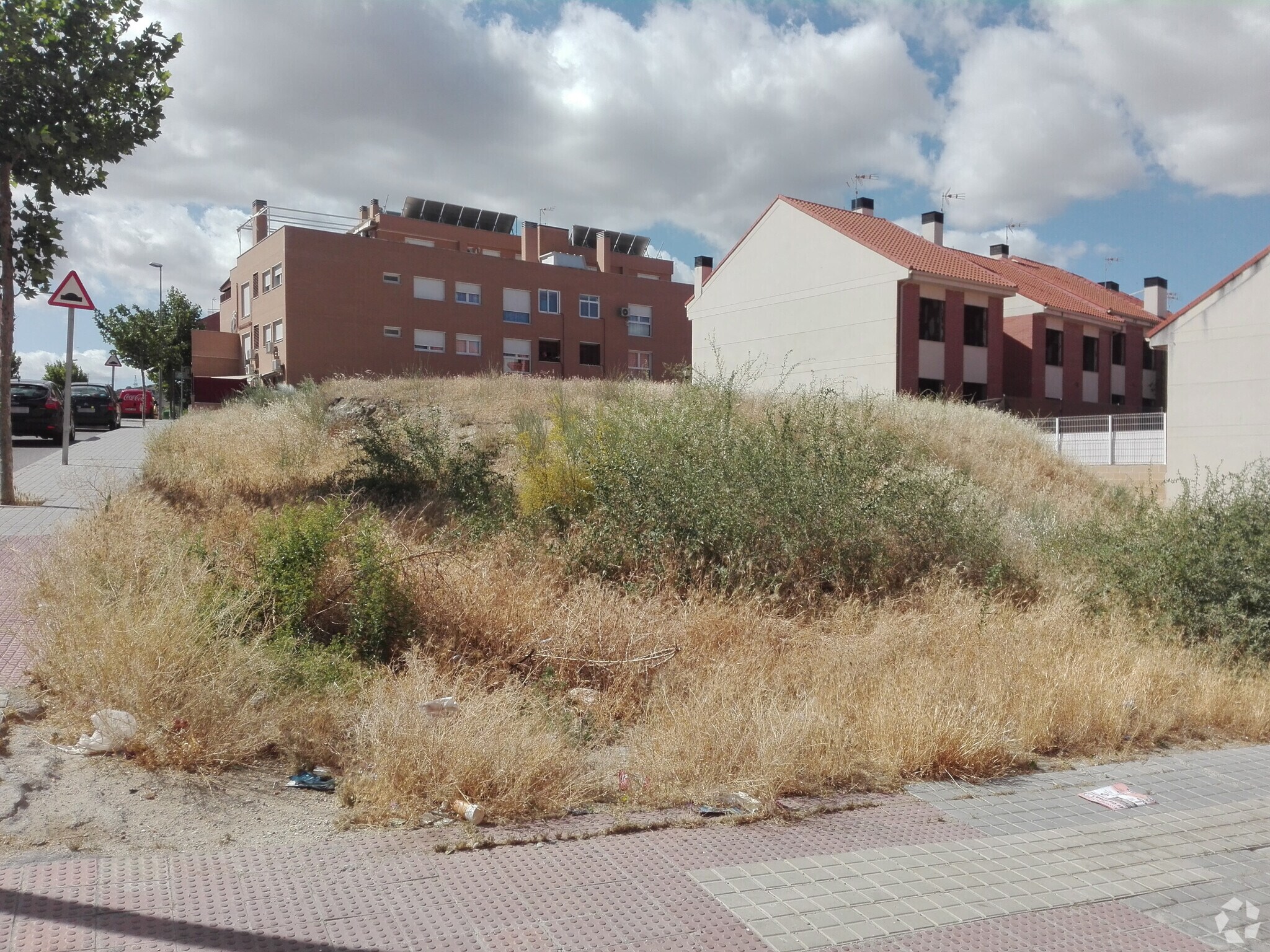 Avenida María Moliner, 5, Loeches, Madrid à vendre Photo principale– Image 1 sur 3