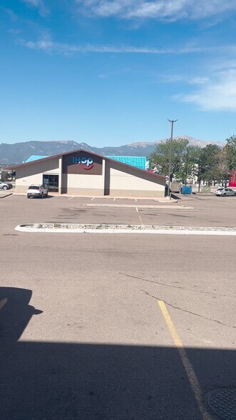 8003 N Academy Blvd, Colorado Springs, CO à louer - Vidéo sur l’annonce professionnelle – Image 2 sur 11