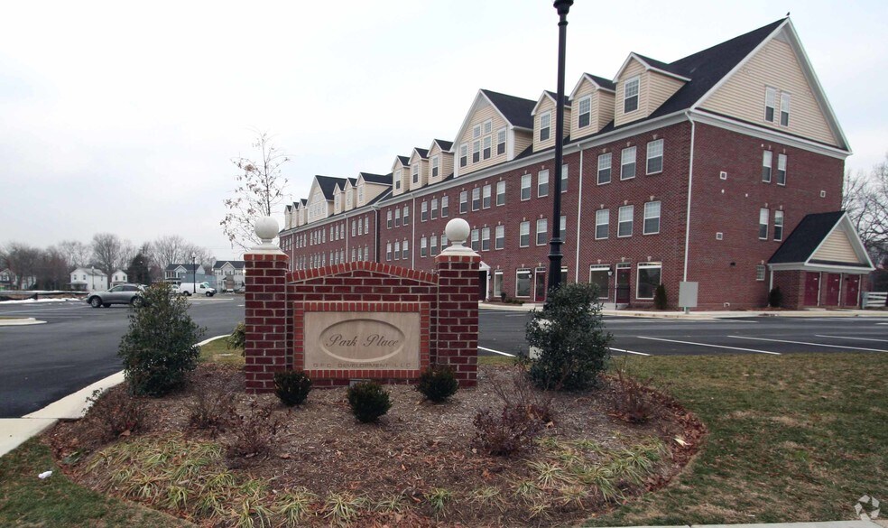 601 7th St, Laurel, MD à vendre - Photo de l’immeuble – Image 1 sur 6