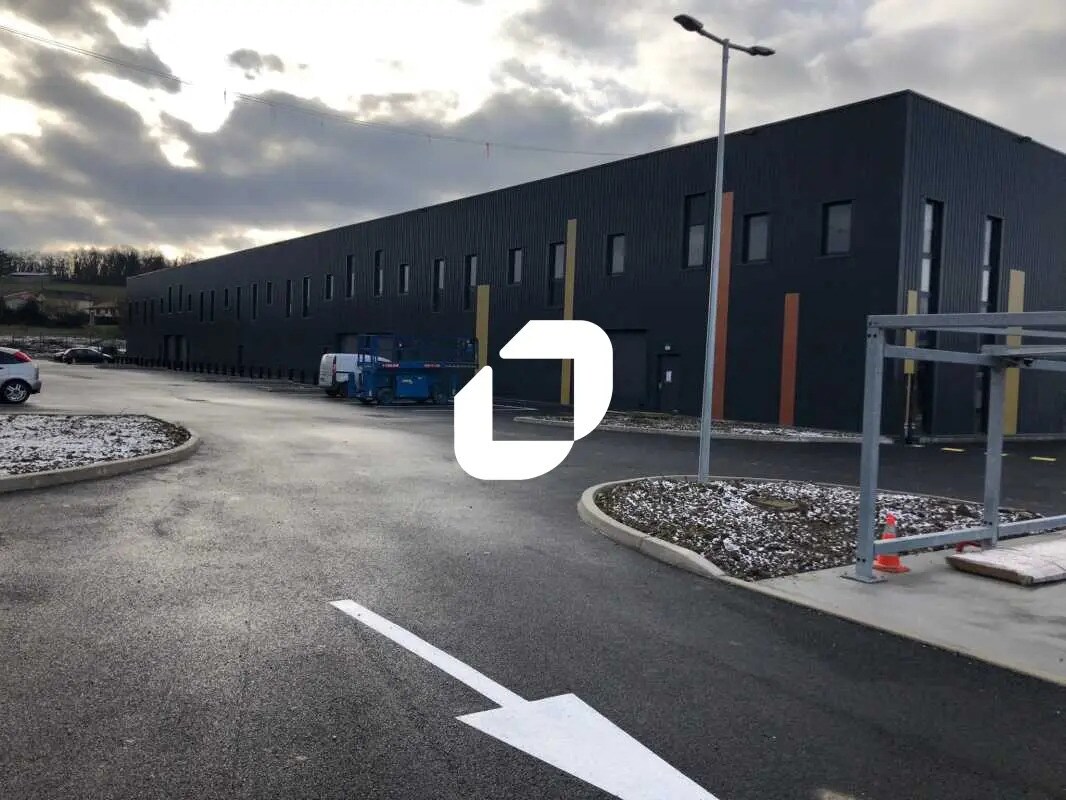 Cruzille, Villefontaine à louer Photo de l’immeuble– Image 1 sur 15