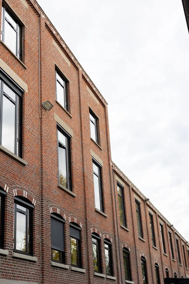 Plus de détails pour 169 Rue Sadi Carnot, Saint-André-lez-Lille - Bureau à louer