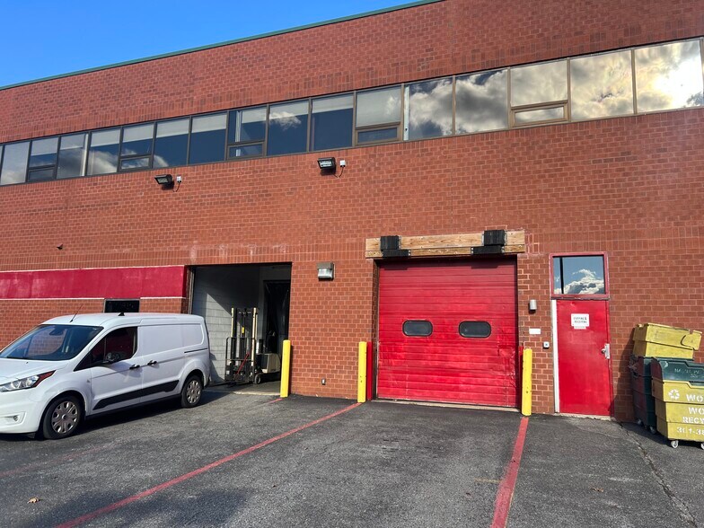 15401 Old Columbia Pike, Burtonsville, MD à vendre - Photo de l’immeuble – Image 2 sur 12