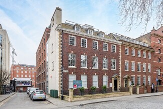 Plus de détails pour 10 Queen Sq, Bristol - Bureau à louer