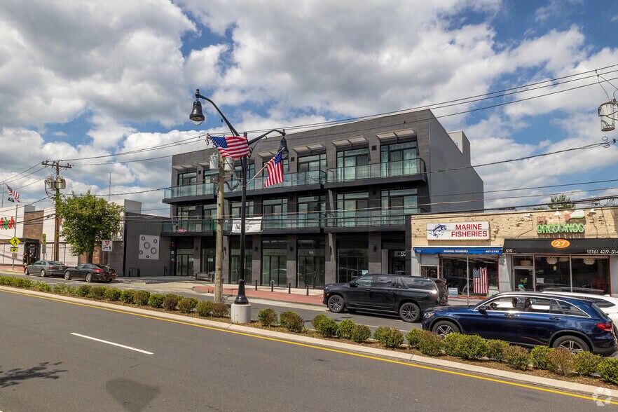 523-531 Middle Neck Rd, Great Neck, NY à vendre - Photo de l’immeuble – Image 2 sur 24