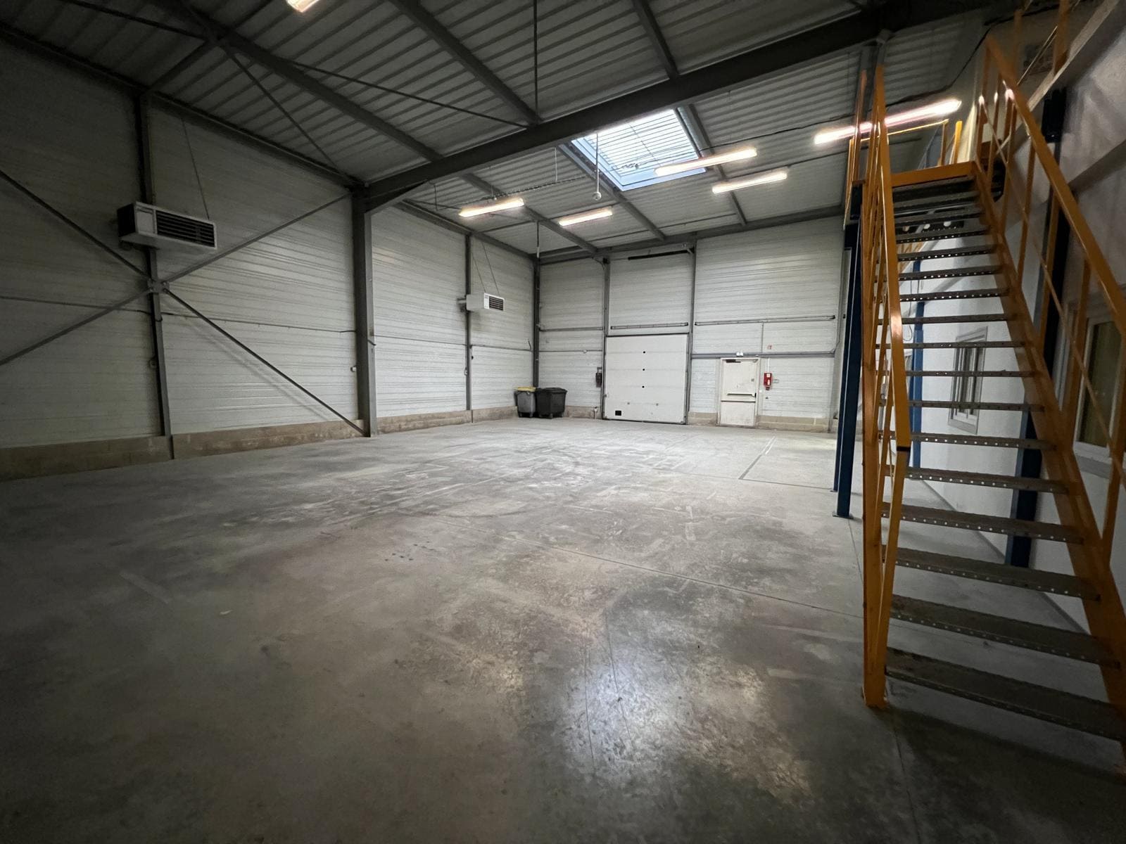 Local d’activités dans Reims à louer Photo intérieure– Image 1 sur 7