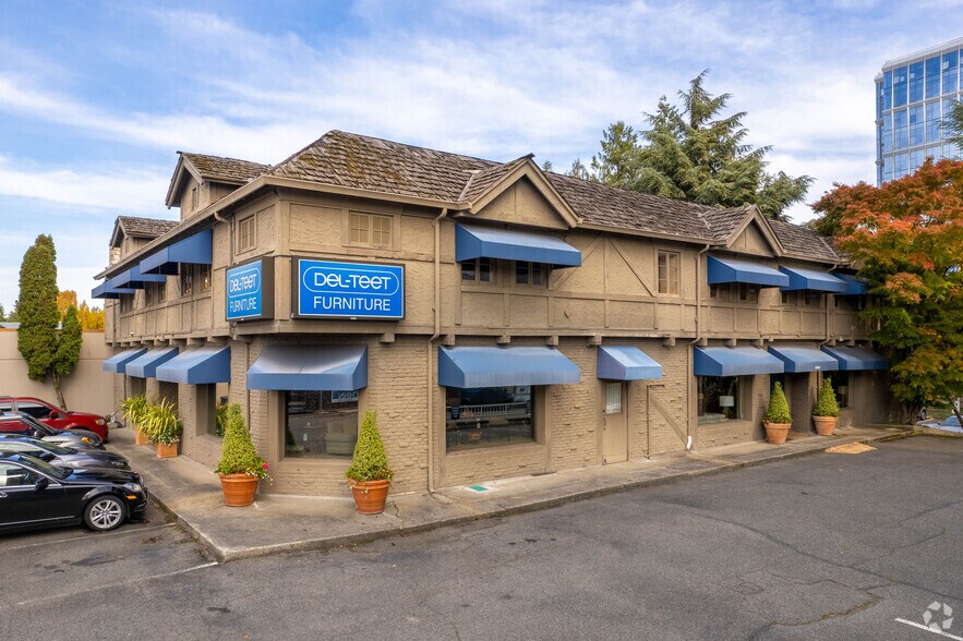 10306 NE 10th St, Bellevue, WA à vendre - Photo principale – Image 1 sur 3