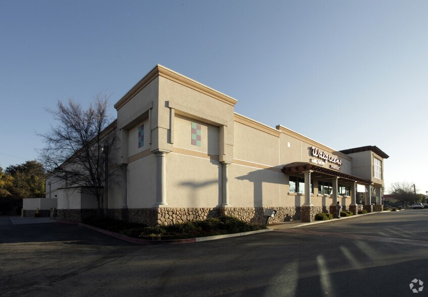 495 E Holt Ave, Pomona, CA à vendre - Photo de l’immeuble – Image 3 sur 19