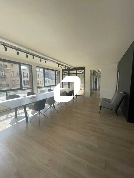 Bureau dans Boulogne-Billancourt à louer - Photo de l’immeuble – Image 2 sur 11