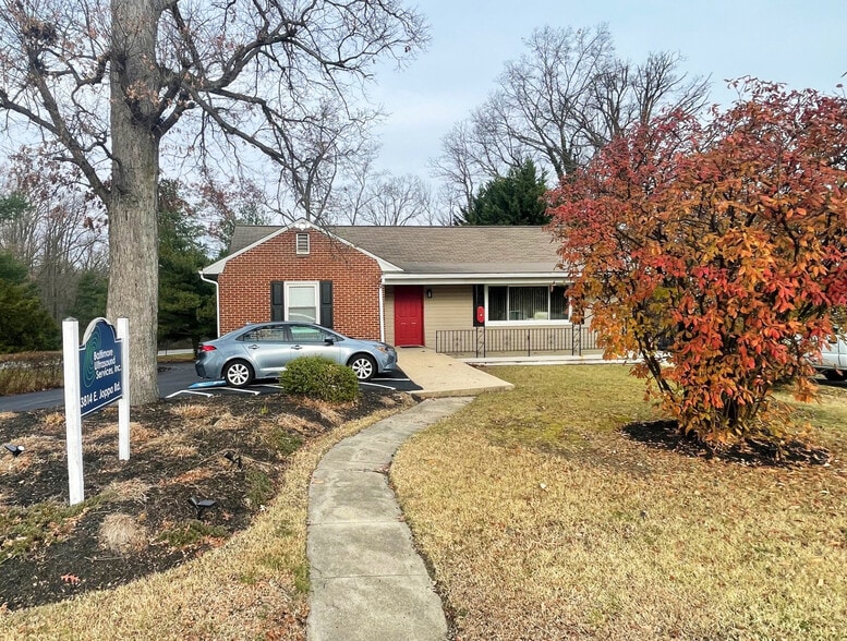 3814 E Joppa Rd, Nottingham, MD à vendre - Photo principale – Image 1 sur 10