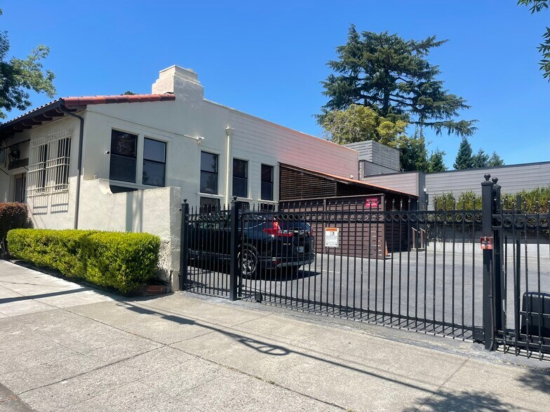 4490 Piedmont Ave, Oakland, CA à vendre - Photo de l’immeuble – Image 2 sur 15