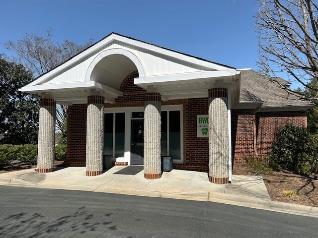 1033 Bayshore Dr, Rock Hill, SC à louer - Photo de l’immeuble – Image 2 sur 6
