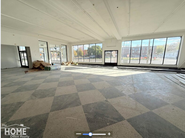 344 W Main St, Owosso, MI à louer - Photo intérieure – Image 3 sur 6