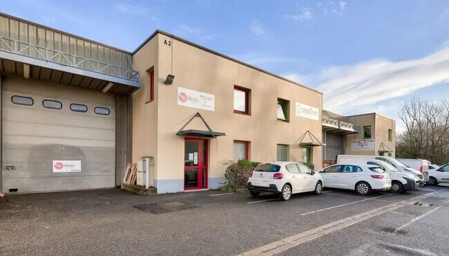 Plus de détails pour Bureau, Local d'activités à louer