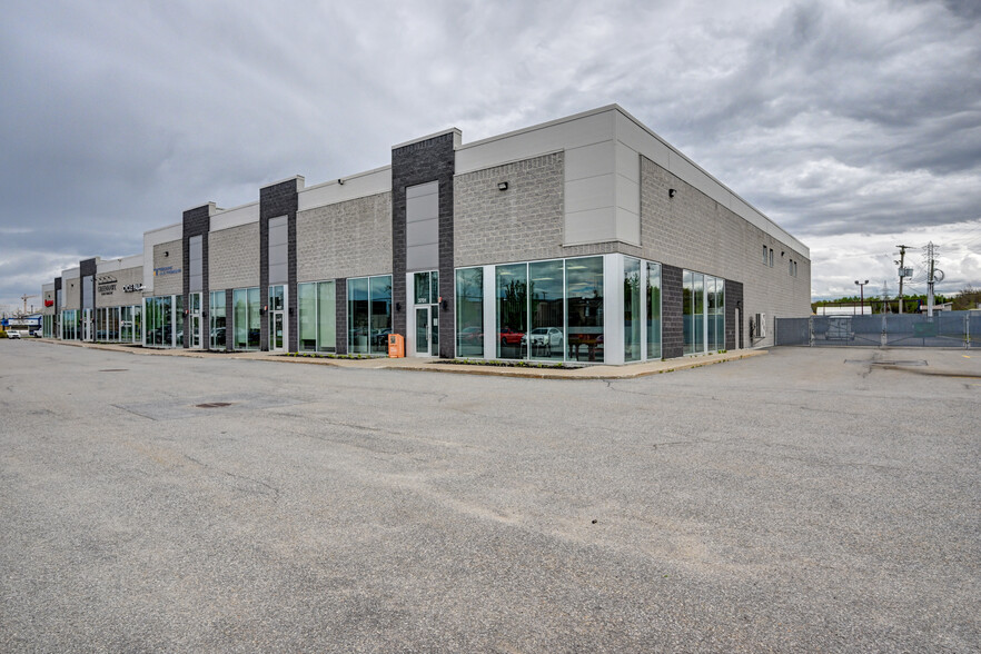 3665-3701 Boul De La Cite-Des-Jeunes, Vaudreuil-dorion, QC à louer - Photo de l’immeuble – Image 1 sur 12