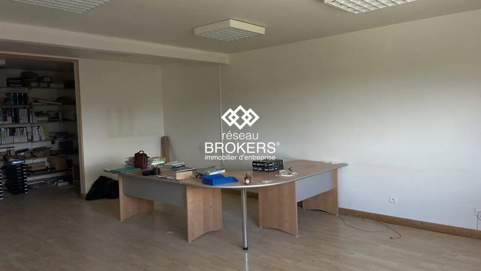 Local d'activités dans Eurre à vendre - Photo de l’immeuble – Image 3 sur 4