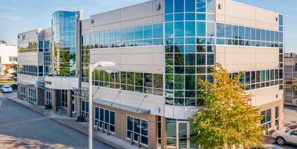 17650 66A Ave, Surrey, BC à louer Photo intérieure– Image 2 sur 26