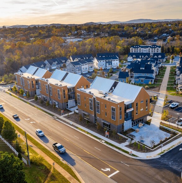 610-620 Riverside Shops Way, Charlottesville, VA à louer - Photo de l’immeuble – Image 3 sur 11