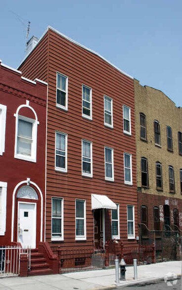 169 Troutman St, Brooklyn, NY à vendre - Photo principale – Image 1 sur 2