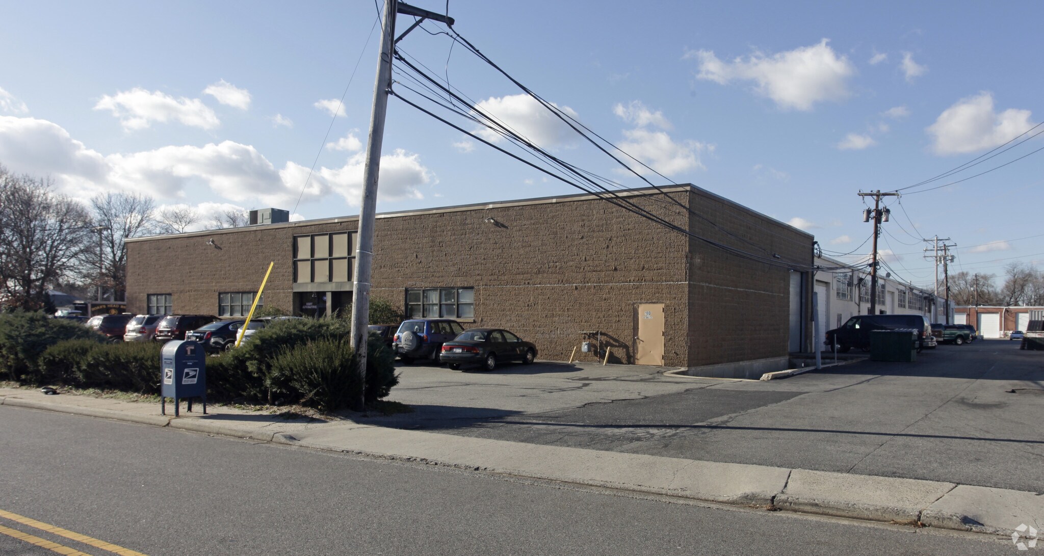 174-180 Miller Pl, Hicksville, NY à louer Photo de l’immeuble– Image 1 sur 22