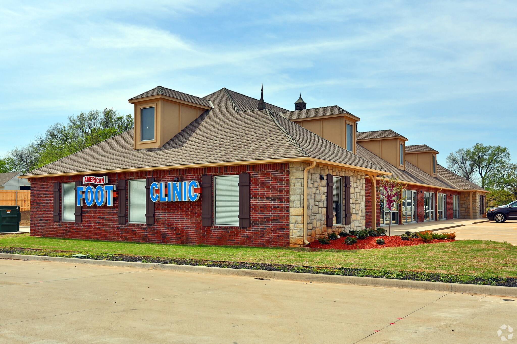 5480 Main, Del City, OK à vendre Photo principale– Image 1 sur 5