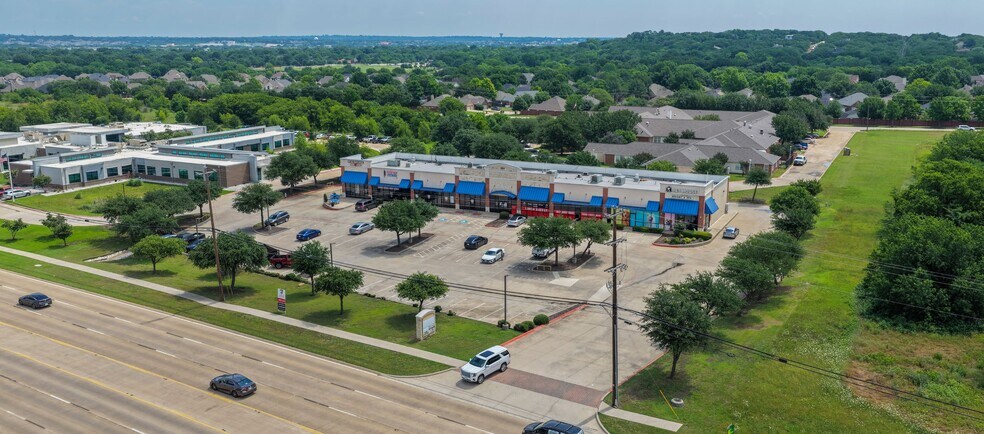 801 S Main St, Keller, TX à louer - Photo de l’immeuble – Image 2 sur 8