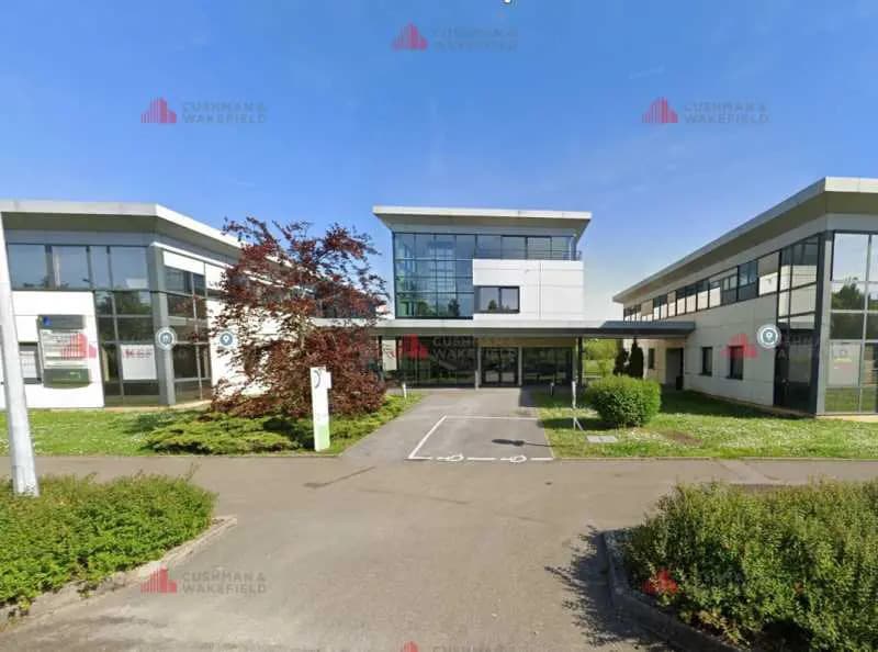 Bureau dans Besançon à louer Photo de l’immeuble– Image 1 sur 5