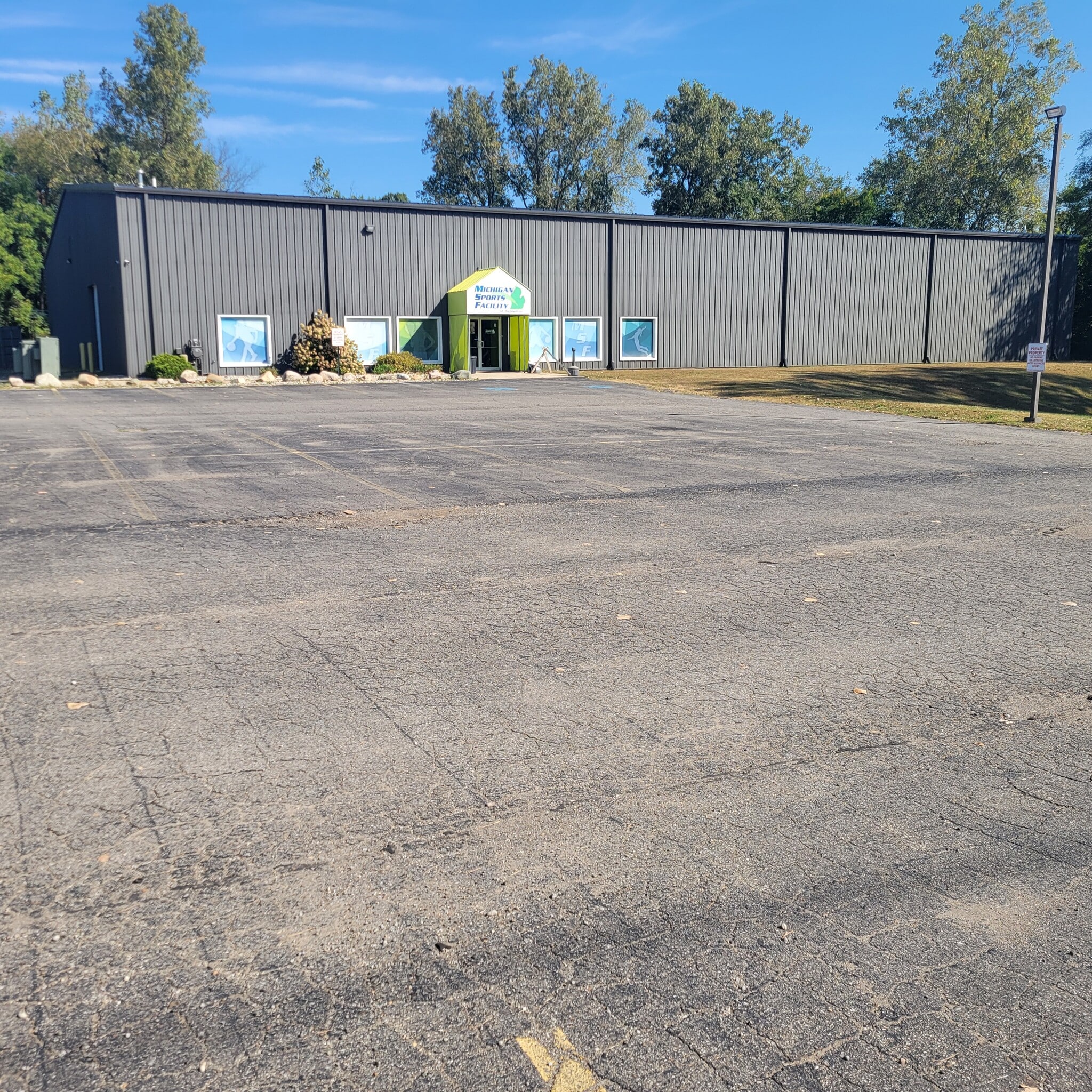 3055 Shirley Dr, Jackson, MI à vendre Photo principale– Image 1 sur 18