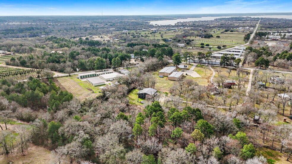 12726 Moon Rd, Willis, TX à vendre - Photo de l’immeuble – Image 3 sur 35