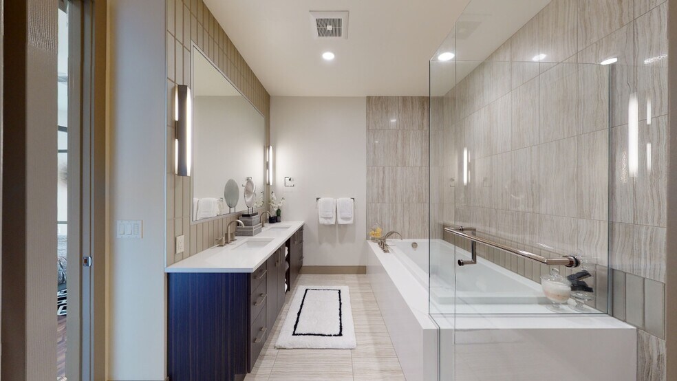 2015 2nd Ave, Seattle, WA à louer - Photo de l’immeuble – Image 3 sur 25