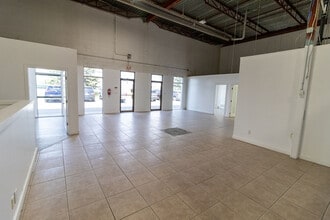 1925 39th Ave NE, Calgary, AB à louer Photo intérieure– Image 2 sur 36