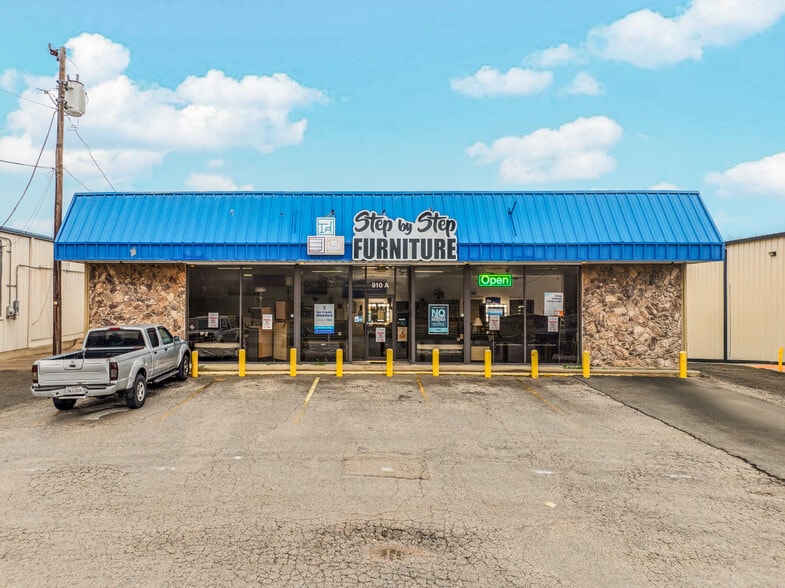 910 S Cedar Ridge Dr, Duncanville TX - Commerce