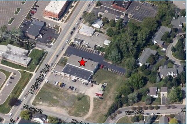 500 N Pontiac Trail, Walled Lake, MI à louer - Aérien – Image 2 sur 4