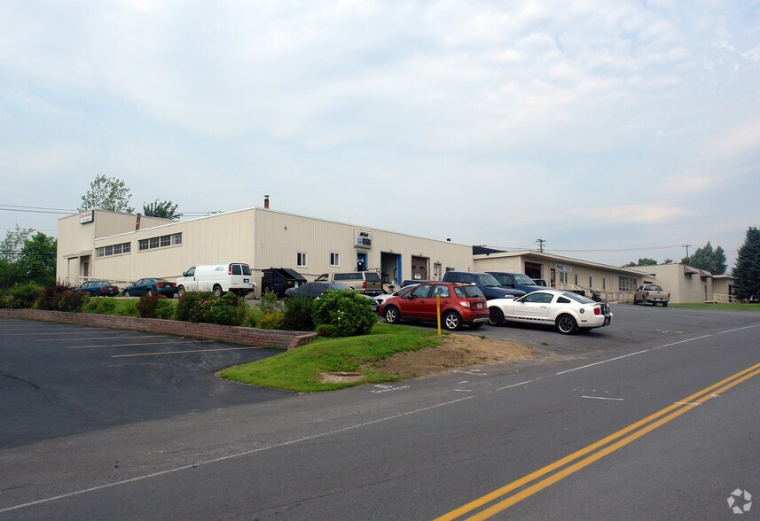 20-24 Trade Rd, Plattsburgh, NY à louer - Photo de l’immeuble – Image 2 sur 8