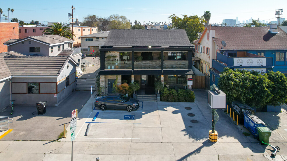 228 S Oxford Ave, Los Angeles, CA à vendre - Photo de l’immeuble – Image 1 sur 49