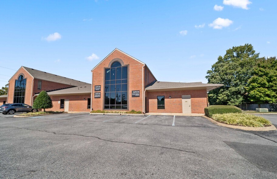 968 First Colonial Rd, Virginia Beach, VA à vendre - Photo de l’immeuble – Image 3 sur 21