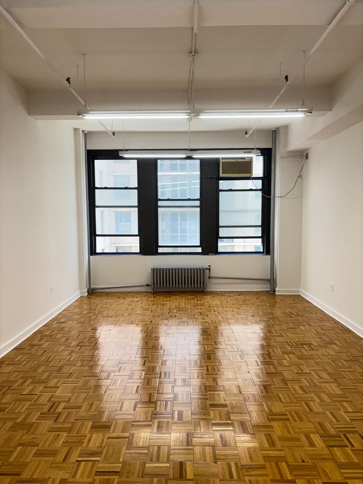 325 W 38th St, New York, NY à louer Photo intérieure– Image 1 sur 5